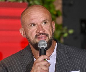 Jak mieszka Tomasz Oświeciński? Nie możemy oderwać oczu od luksusowej łazienki