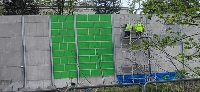 W Krakowie malują beton na zielono? „A mogli narysować drzewa, krzewy i ptaszki”