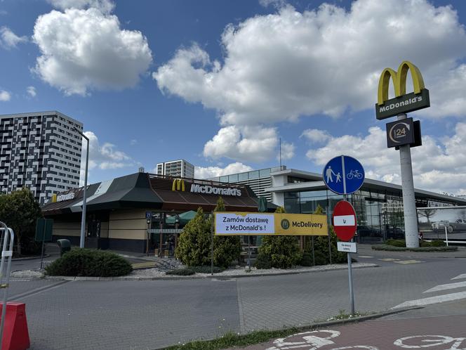 Koniec popularnego McDonald'sa w Warszawie. Zamyka się też stacja paliw. Była świadkiem okropnej tragedii