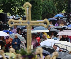 Odpust w Gietrzwałdzie. Do słynącej z Objawień Maryjnych miejscowości przyjechały tłumy