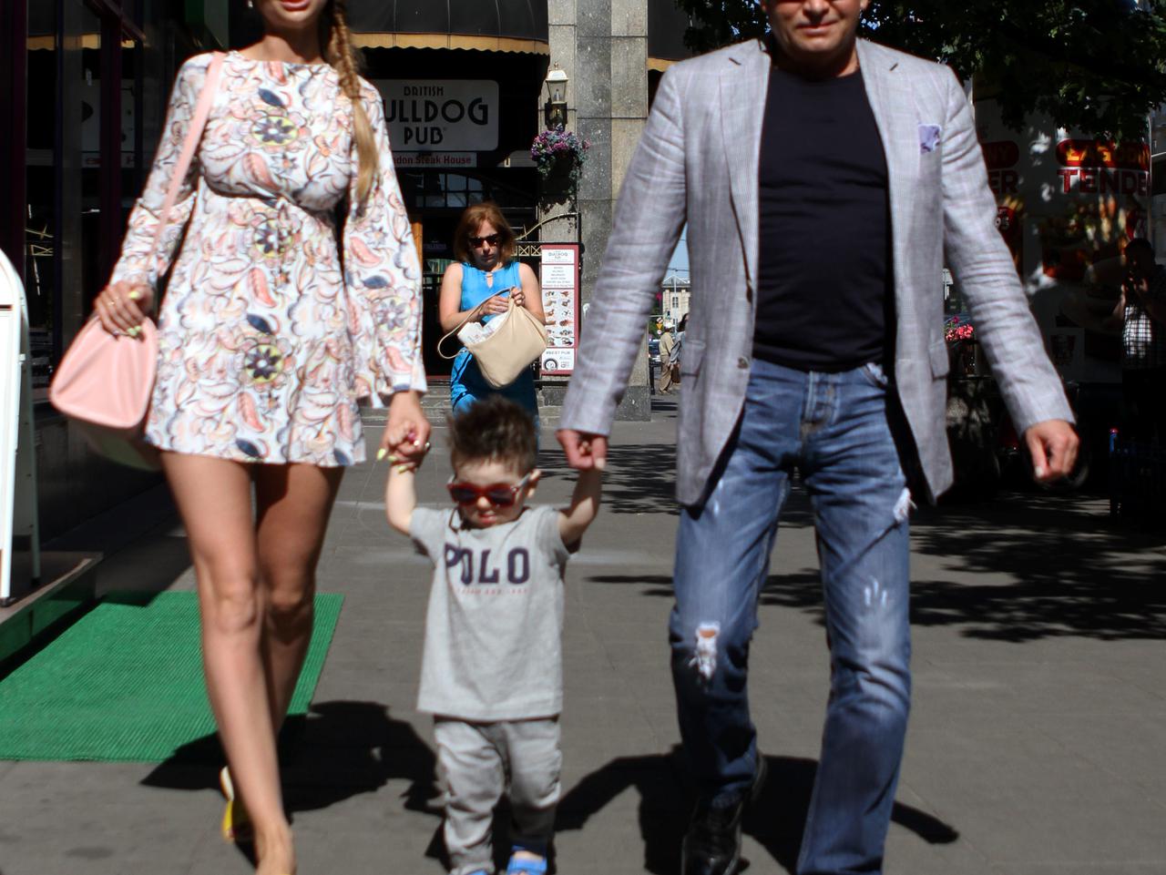 Detektyw Rutkowski strzyże syna