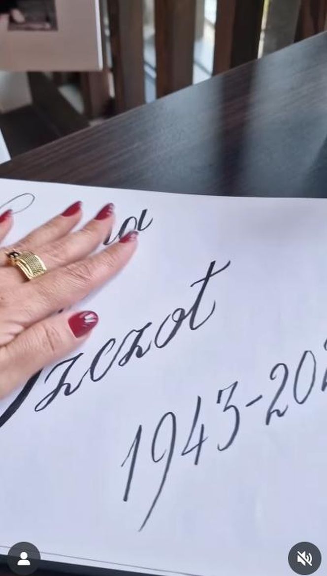 Kayah pożegnała mamę