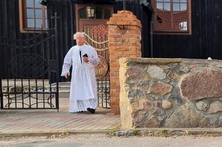 Po wujku i dziadku została jedynie ziemia przysypana kamyczkami