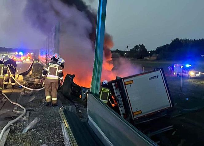 Wypadek na autostradzie A1. Spłonął TIR. Trasa była zablokowana kilkanaście godzin