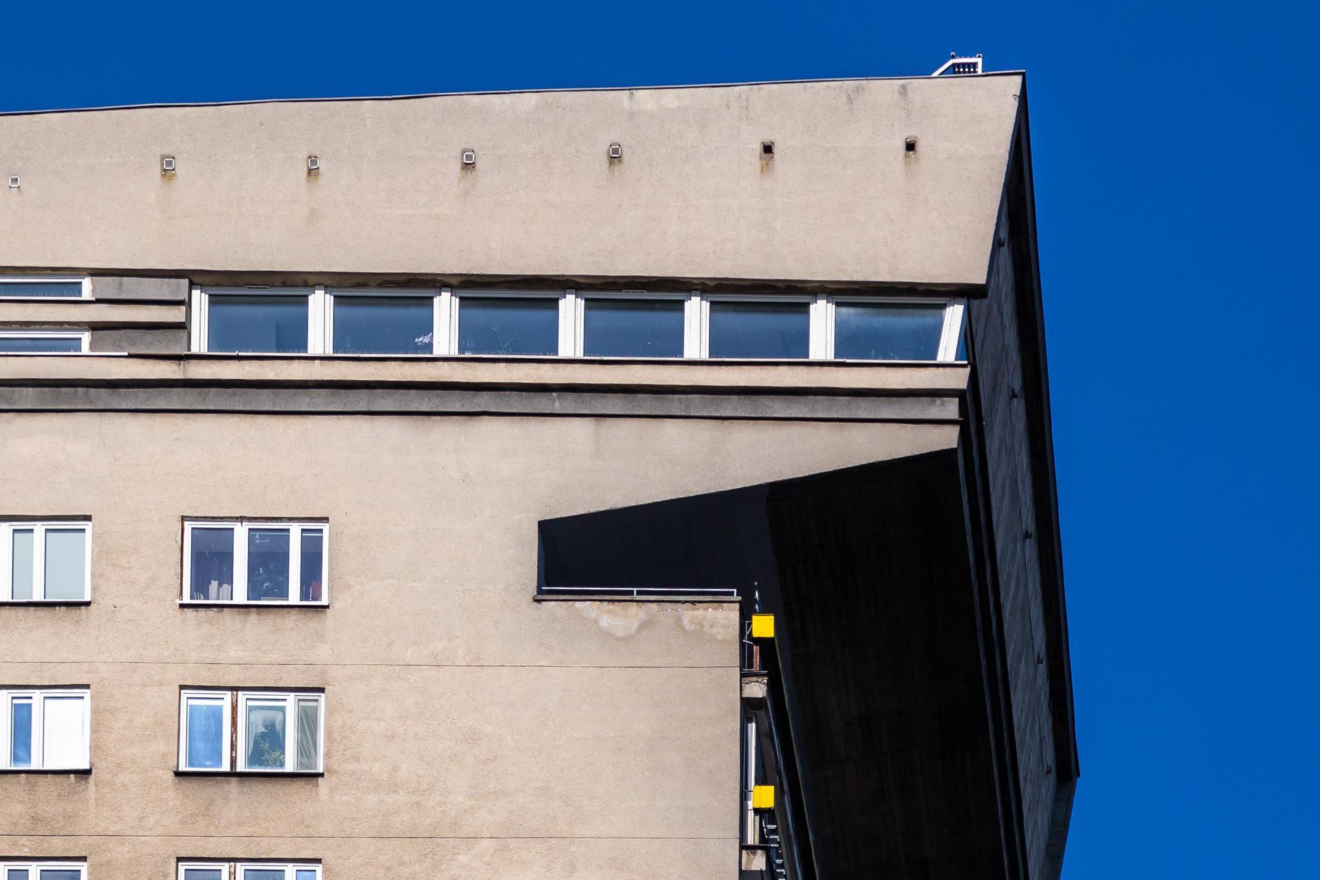 Młotek na Smolnej 8 w Warszawie. Zobacz zdjęcia symbolu luksusowych mieszkań w PRL-u