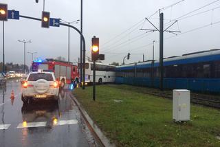 Wypadek na ul. Wielickiej: Tramwaj zderzył się z autokarem