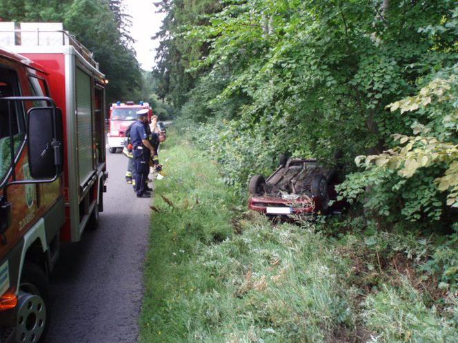 Drawsko Pomorskie: Wypadek z dachowaniem. 3 rannych (FOTO!)