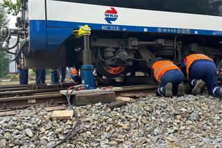 Paraliż komunikacyjny! Pociąg WKD wykoleił się w Grodzisku Mazowieckim