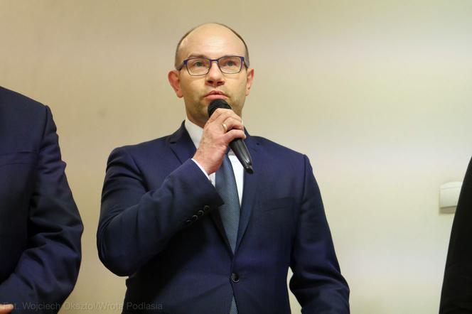 Artur Kosicki rezygnuje z funkcji marszałka województwa podlaskiego. Maciej Żywno: To jest istna miazga polityczna [AUDIO]