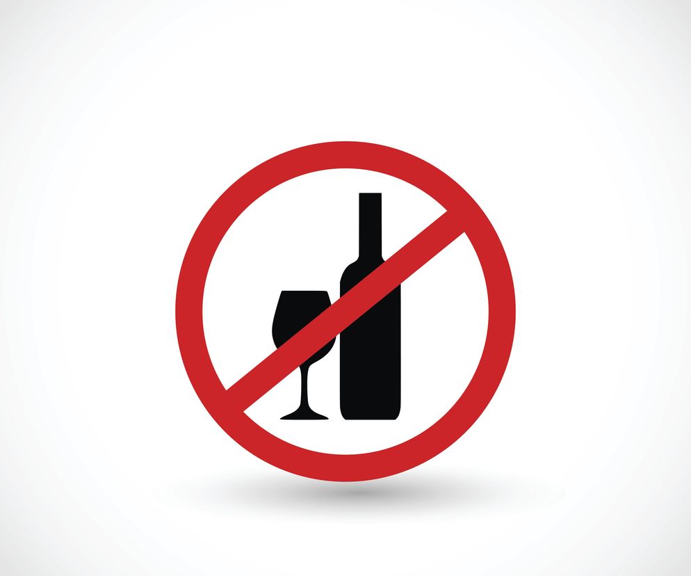 Wszywka esperal jest chwalona przez niektórych pacjentów, jednak terapeuci nie są przekonani do jej skuteczności.