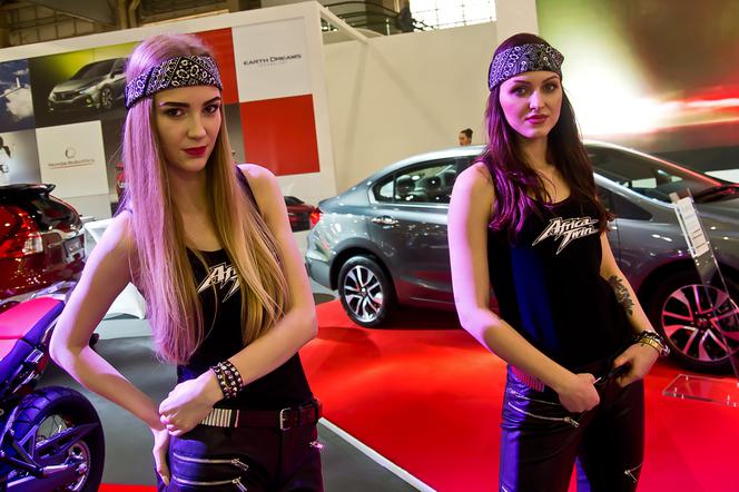 hostessy na targach Motor Show Poznań 2016