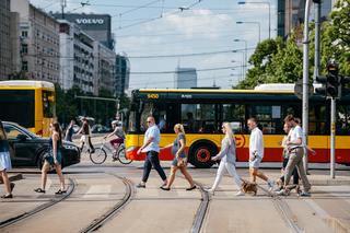 Autobusy, tramwaje czy metro w Warszawie? Ten środek komunikacji miejskiej jest najpopularniejszy