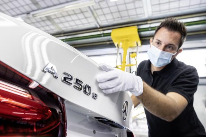 Nowe kompaktowe hybrydy plug-in w rodzinie Mercedes-Benz