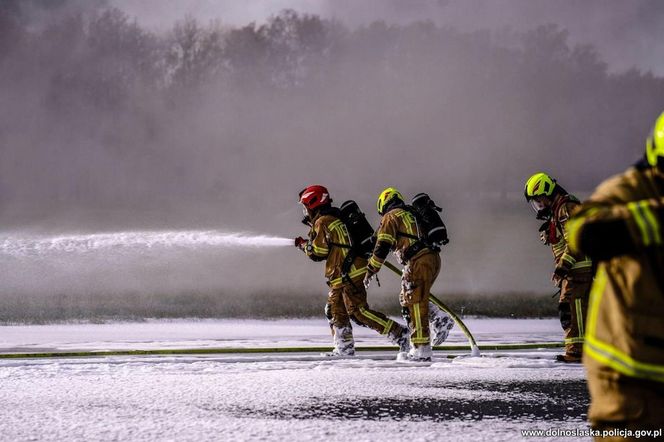 Wrocław. Ćwiczenia na terenie Portu Lotniczego im. Mikołaja Kopernika [ZDJĘCIA].
