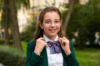 Dżinsy i T-shirt muszą zostać w szafie. Sprawdź, jak ubrać dziecko na egzamin ósmoklasisty