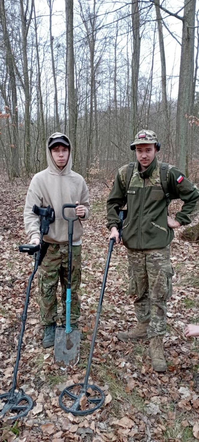 Zaskakujące znalezisko. W woj. warmińsko-mazurskim odkryto szczątki radzieckiego samolotu