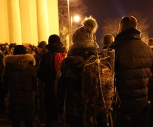 Kilka tysięcy osób w piątkowy wieczór wyruszyło z Lublina w 10. Ekstremalną Drogę Krzyżową