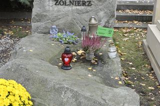 Grób Jaruzelskiego na Powązkach Wojskowych