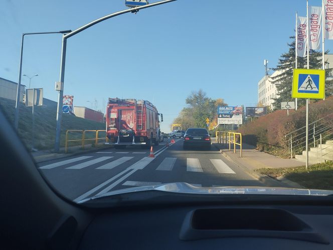Zaginięcie Karoliny Wróbel. Wypompowano wodę ze zbiornika, a służby przeczesują dno