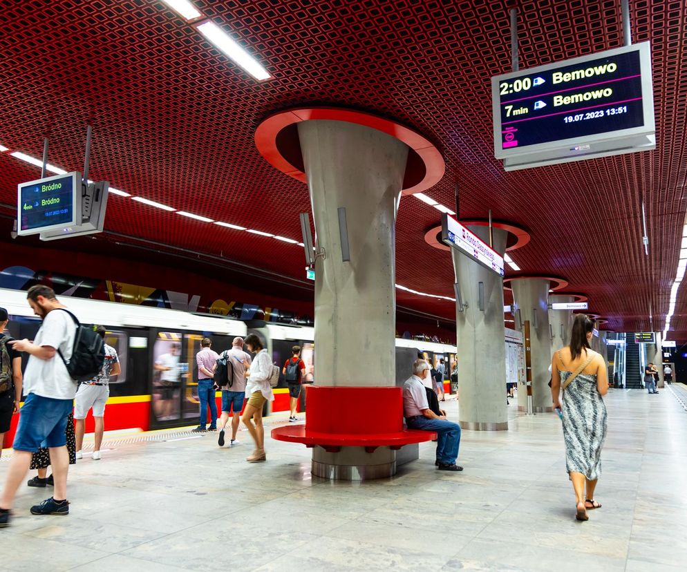 Metro Rondo Daszyńskiego (M2) – brak wyjść na wszystkie strony ronda