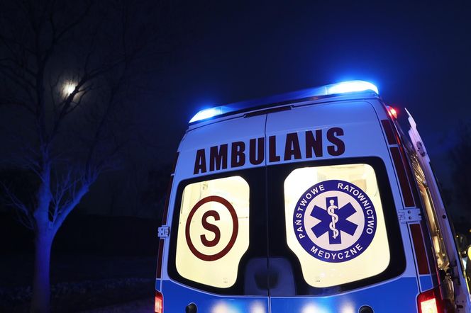 Zderzenie czterech ciężarówek, w tym cysterny z paliwem! Doszło do wycieku. Obwodnica zablokowana