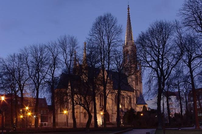 Kościół w Katowicach nocą