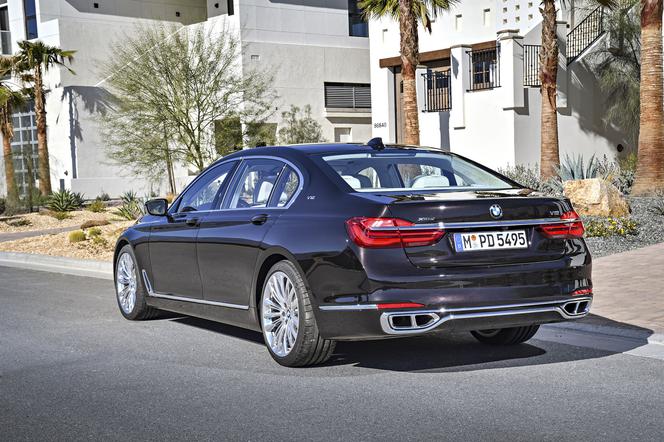 BMW M760i xDrive 