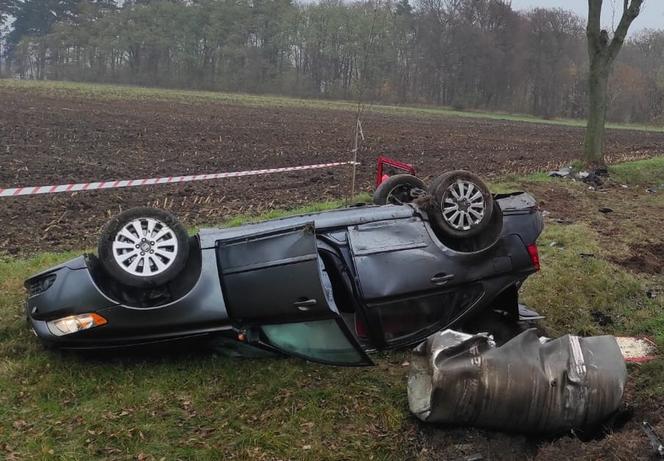 Groźny wypadek pod Glinojeckiem. Z rozbitej cysterny lał się żrący kwas