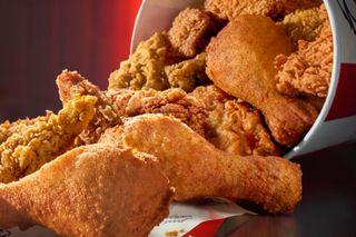 Smakowita promocja od KFC wchodzi do restauracji i na parkiet EuroBasketu