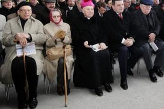 Europejskie Centrum Solidarności. Zawieszenie wiechy