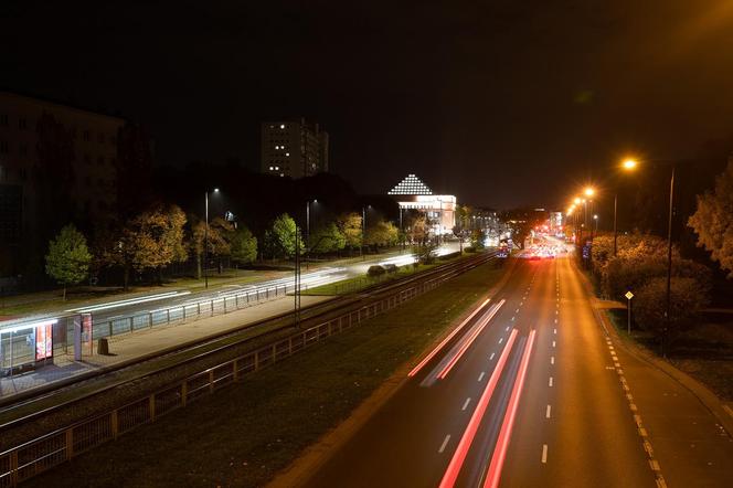 W Warszawie zamontowano ponad 18 tys. energooszczędnych lamp oświetleniowych