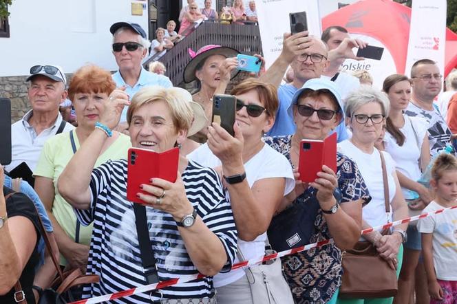 Wielobarwny korowód przemaszerował przez centrum Wisły. Trwa 61. Tydzień Kultury Beskidzkiej 