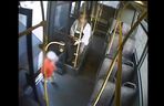 Wrocław. 3-latek sam podróżował komunikacją miejską. Pomógł mu kierowca autobusu [ZDJĘCIA].