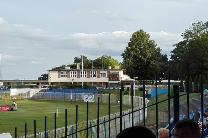 Stadion i budynek klubowy Stilonu.