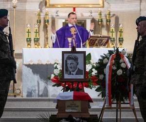 Po 80 latach doczekał się godnego pochówku. „Sosna” spoczął wśród żołnierzy niezłomnych w Bydgoszczy