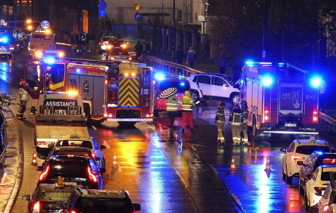 Karambol w Warszawie. 12 samochodów rozbitych, są ranni