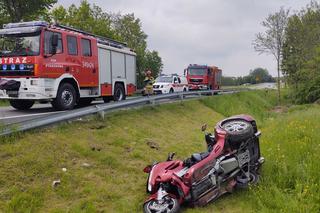Ptaszkowa. Stracił panowanie nad hondą i wpadł do przydrożnego rowu. Motocyklista w szpitalu