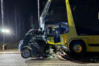 18-latek nie żyje. Toyota wbiła się w autobus