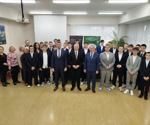 Skorzysta miasto, uczniowie i nauczyciele. Siedlecka „Samochodówka” podpisała umowę patronacką z Politechniką Warszawską