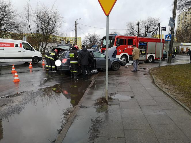 Zderzenie dwóch samochodów na skrzyżowaniu Brzozowej z Bielicką! [ZDJĘCIA]