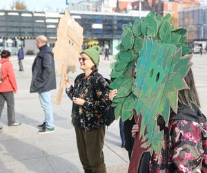 Ulicami Katowic przeszedł I Marsz Śląskiej Przyrody. Wydarzenie, jakiego jeszcze nie było