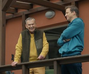 Barwy szczęścia, odcinek 3247. Czesław (Marian Jaskulski), Łukasz (Michał Rolnicki)