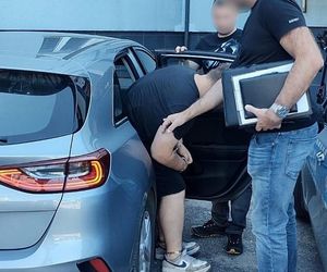 Makabra w Ostrowie. Rozłupał kamieniem czaszkę kurierowi. 