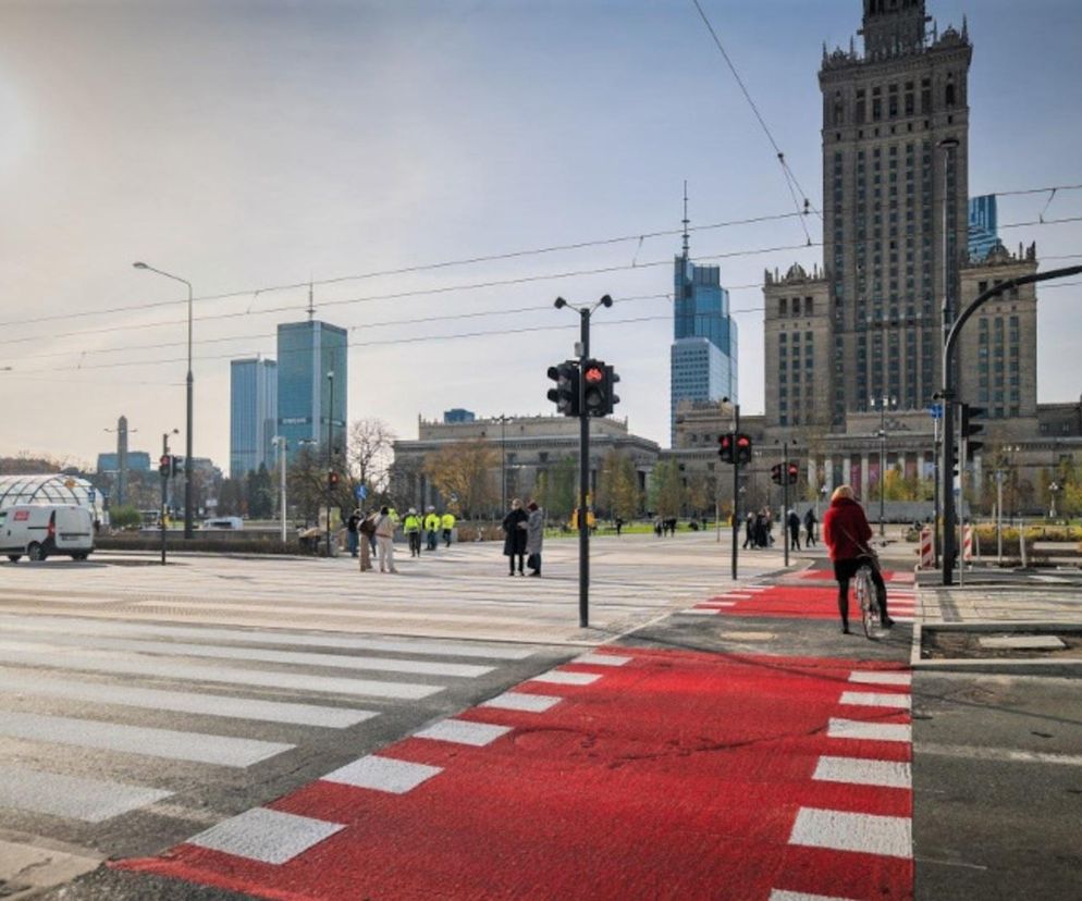 Nowe przejście dla pieszych przez Marszałkowską