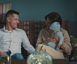 M jak miłość odc. 1881. Franka (Dominika Kachlik), Antoś (Mark Myronenko), Paweł (Rafał Mroczek)