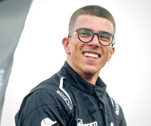 Kacper Błonsky nękany przez setki fanów. Muzyk poucza użytkowników Instagrama