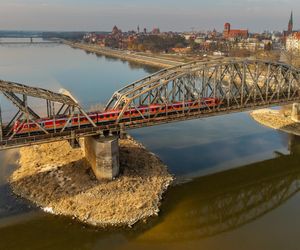 Duży ruch na kolei w Kujawsko-Pomorskiem. Te wakacyjne połączenia z Bydgoszczy będą uruchomione latem 2025 