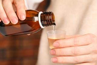 QUIZ PRL.  Tym się leczył PRL