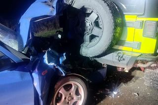 Pijana kobieta spowodowała kolizję niedaleko Kościana. Odjechała dymiącym się samochodem