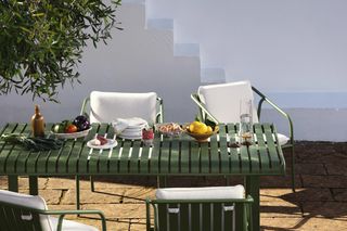 Miejsce na grilla w ogrodzie